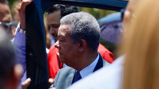 Leonel Fernández dice apoyará reforma fiscal solo si favorece a los más pobres