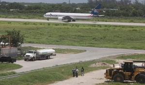 Se reanudan los vuelos comerciales en el aeropuerto de Puerto Pr&iacute;ncipe