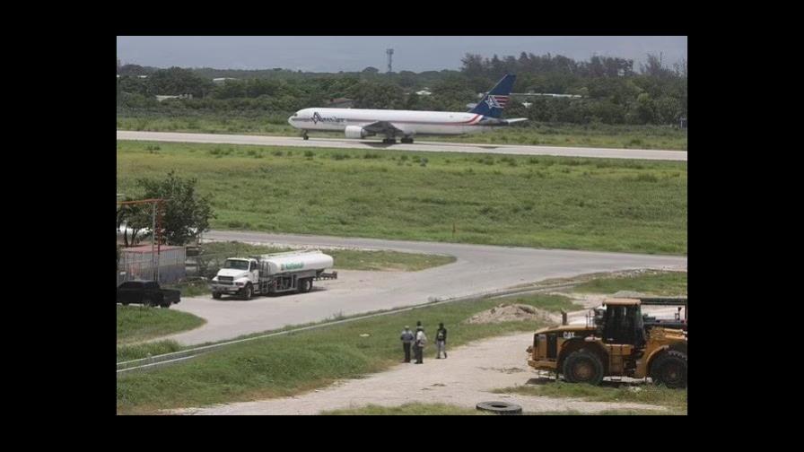 Se reanudan los vuelos comerciales en el aeropuerto de Puerto Príncipe
