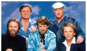 Los Beach Boys, esos chicos californianos que no sabían surfear pero reinventaron el pop