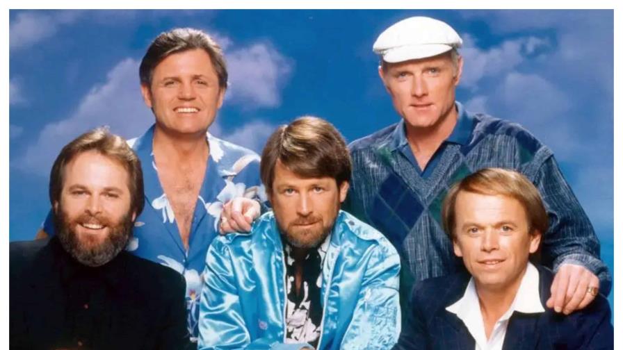 Los Beach Boys, esos chicos californianos que no sabían surfear pero reinventaron el pop