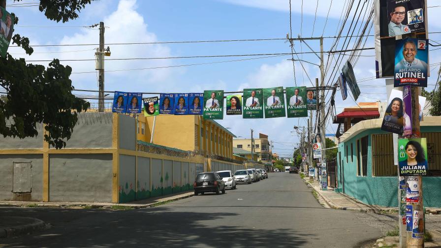 Alcaldías del Gran Santo Domingo en jornada de limpieza de propaganda política