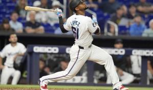 Sencillo productor de Bell en la 10ma da el triunfo a Marlins sobre Cerveceros