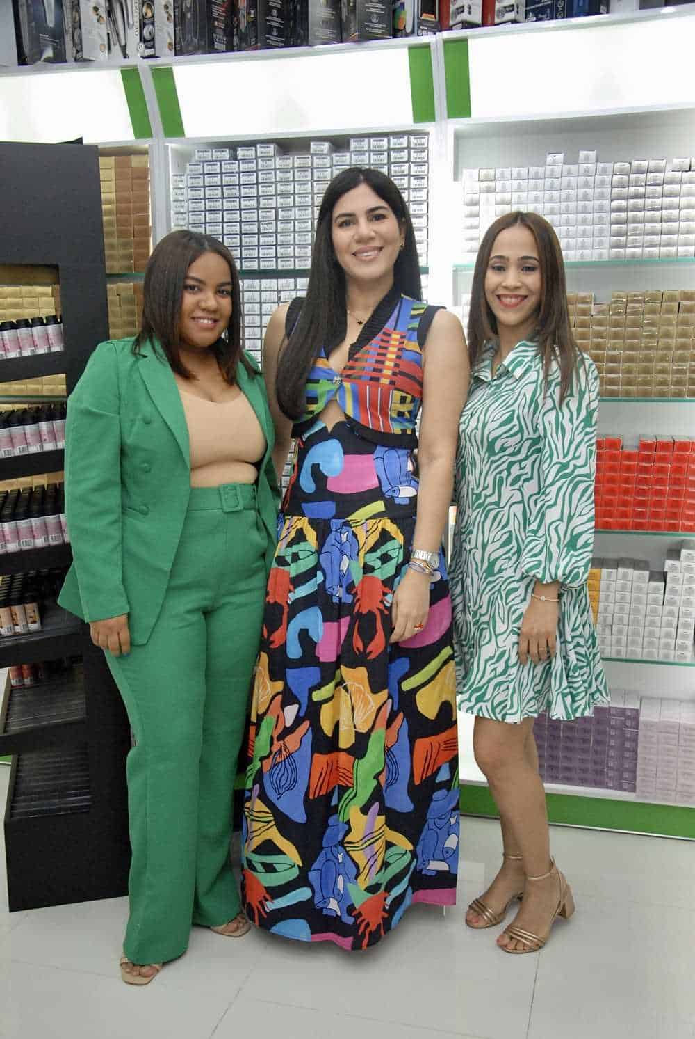 Gersa Feliz, Dewi Peña y Rocío Tejada.