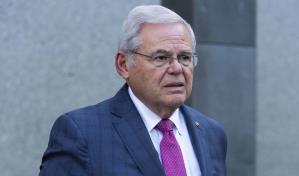 Bob Menéndez consigue firmas para postularse independiente en Nueva Jersey