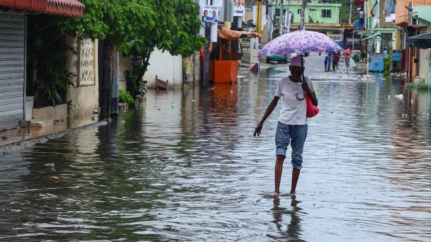 COE incrementa a 11 las provincias en alerta amarilla y coloca 10 en verde por efectos de vaguada