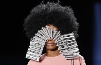 Alta costura con conciencia social, epicentro de las pasarelas del Bogotá Fashion Week