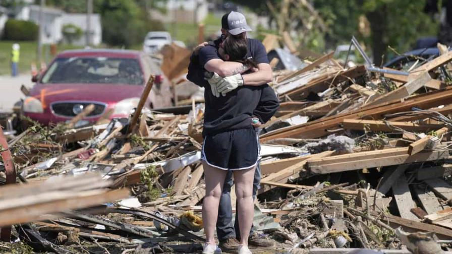 Paso de tornado en Iowa deja al menos cinco muertos y 35 heridos