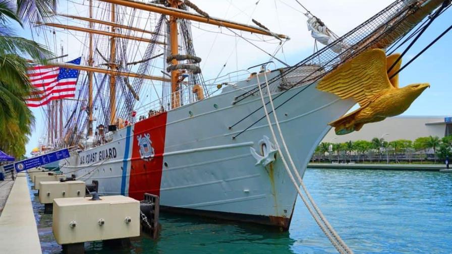 Un buque escuela de la Guardia Costera de EE.UU. atracará en el puerto San Souci