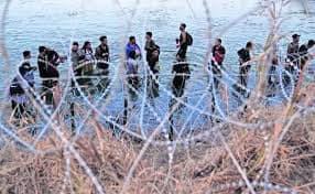 Un informe revela millonario gasto de Texas en operativo discriminatorio en la frontera