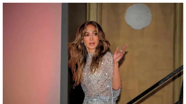 Eres mejor que eso; Jennifer López frena a reportero que le pregunta sobre divorcio de Ben Affleck