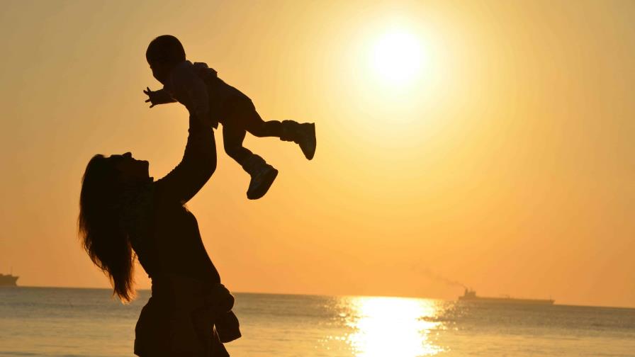 Más del 50 % de los dominicanos planea regalar en el Día de las Madres, según informe Más del 50 % de los dominicanos planea regalar en el Día de las Madres, según informe