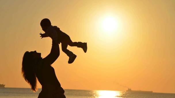 Siete consejos para manejar el estrés en madres solteras