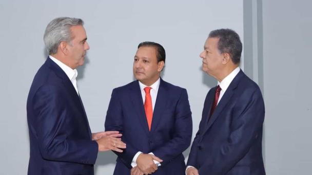 Presidente Abinader se reunirá esta noche por separado con Leonel Fernández y Abel Martínez