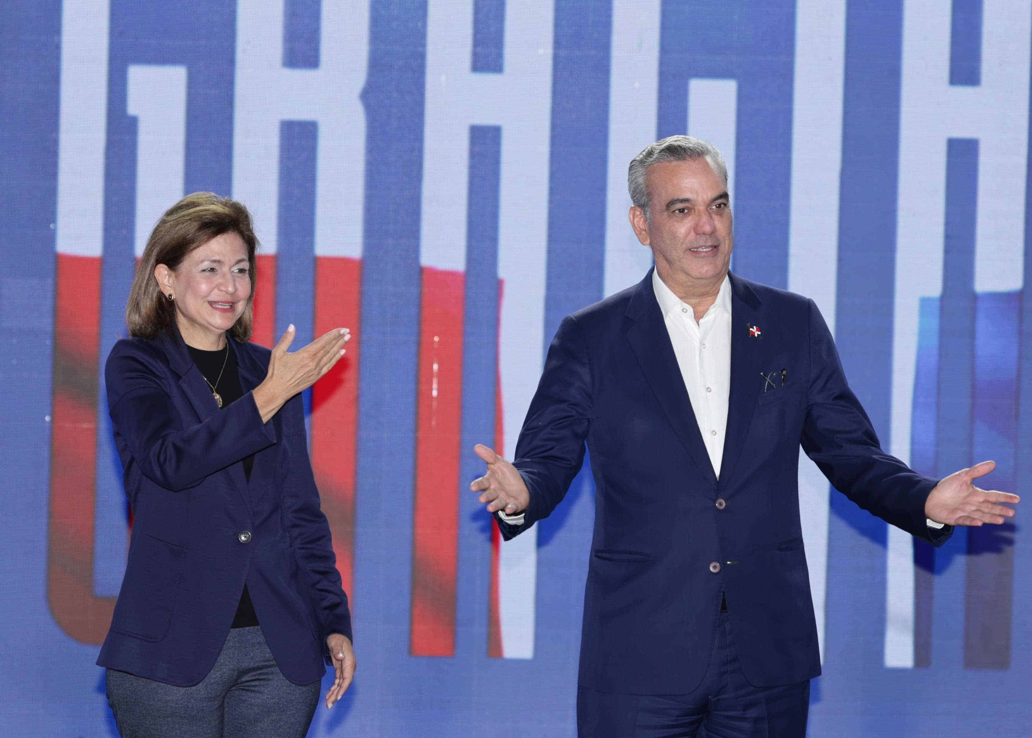 El presidente de la República, Luis Abinader, y la vicepresidenta, Raquel Peña.