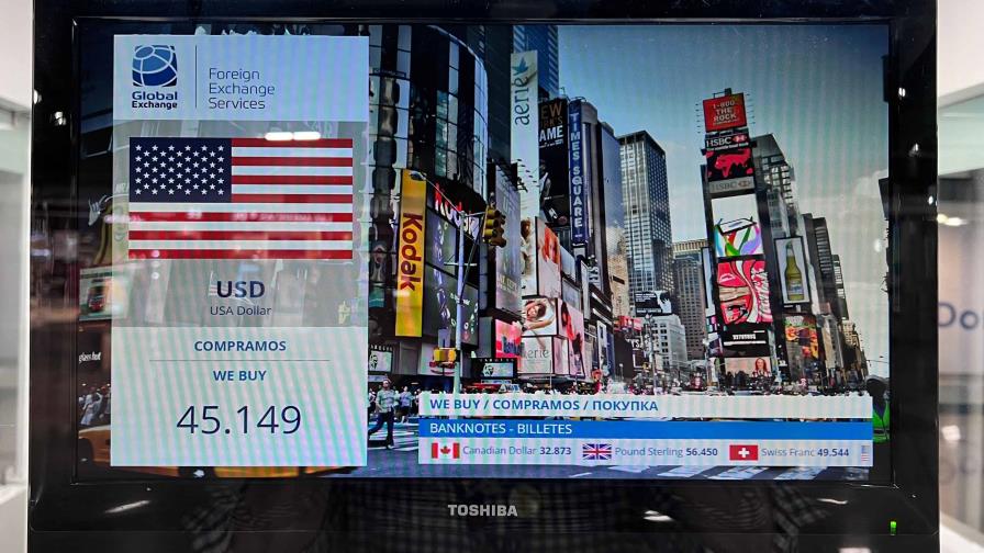 Diferencia cambiaria en el aeropuerto de Las Américas impacta a pasajeros