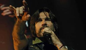 Juanes sigue rindiendo homenaje a sus raíces y le canta a una Bogotá entregada