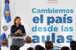 Vicepresidenta Raquel Peña entrega obras de educación y deportivas en Baní y Santo Domingo Oeste