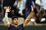 Alcaraz avasalla a Wolf en su debut en Roland Garros