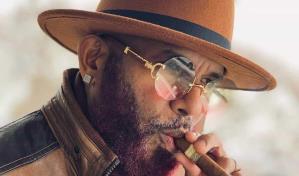 Karamelo El Ejecutivo sorprende con "Esta noche" en colaboraci&oacute;n con RT Mundial