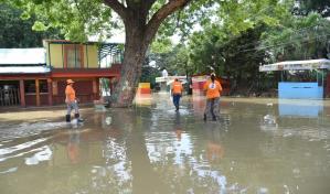 Una mujer fallecida, casas destruidas y pueblos aislados por estragos de lluvias este domingo