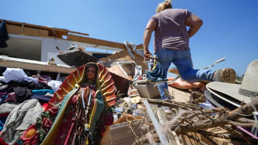 Condado del norte de Texas queda en ruinas tras paso de tornado