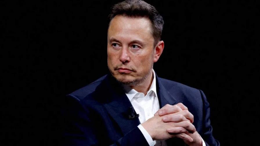 Elon Musk se enfrenta a Maduro y lo llama burro