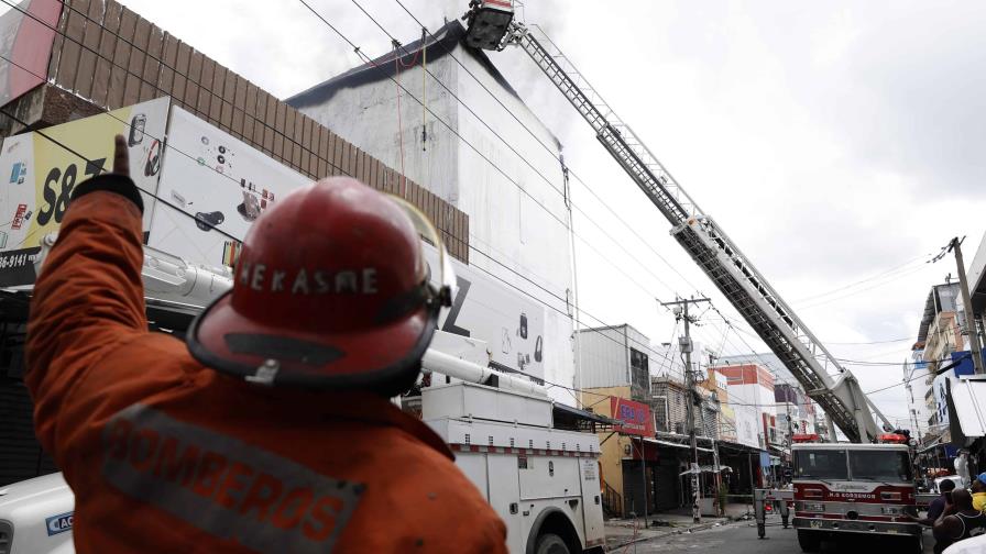 Incendio en importadora de la Duarte está controlado