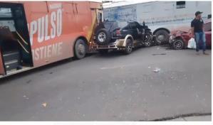 Accidente múltiple en la avenida Charles de Gaulle deja 10 heridos