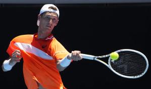 Terence Atmane se disculpa tras golpear a una espectadora con una bola en el Abierto de Francia