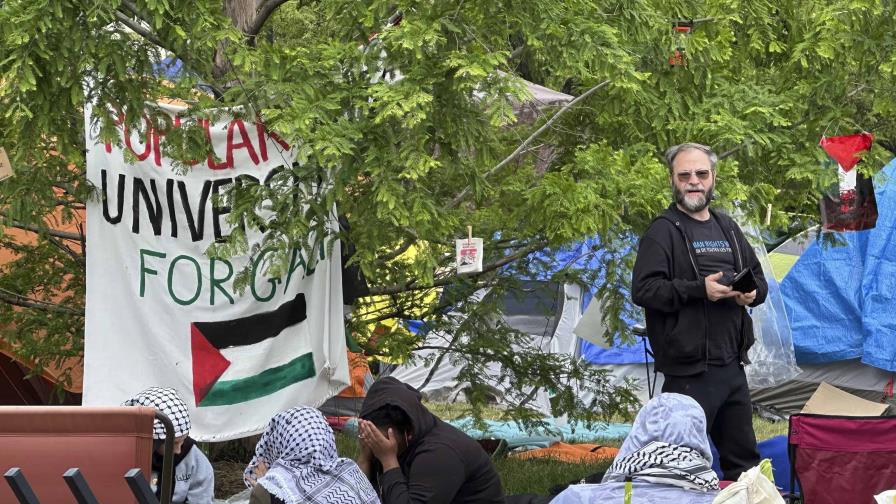 Universidad en Detroit suspende clases presenciales por campamento propalestino