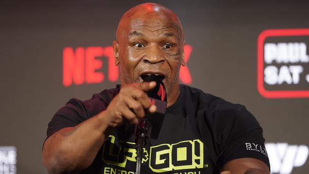 Mike Tyson dice sentirse al 100% tras ser atendido en un avión