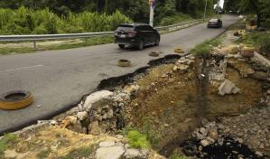 Cuidado al transitar por la antigua avenida Barceló en Santo Domingo Este