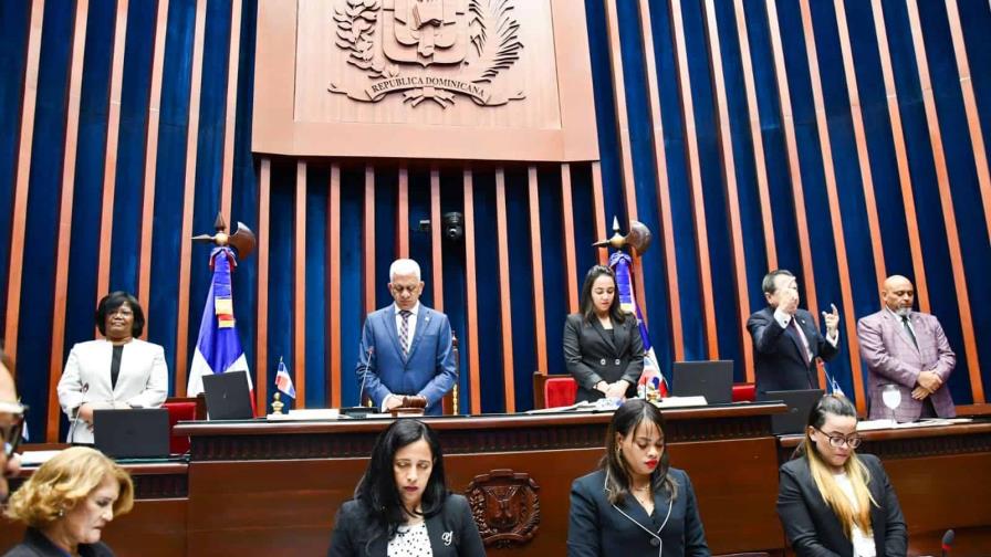 Senadores oran por la salud el Torito, afectado con un cáncer