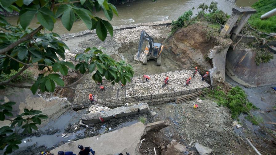Más de 120 mil tareas de producción agrícola peligran tras colapso en el canal de riego en Santiago