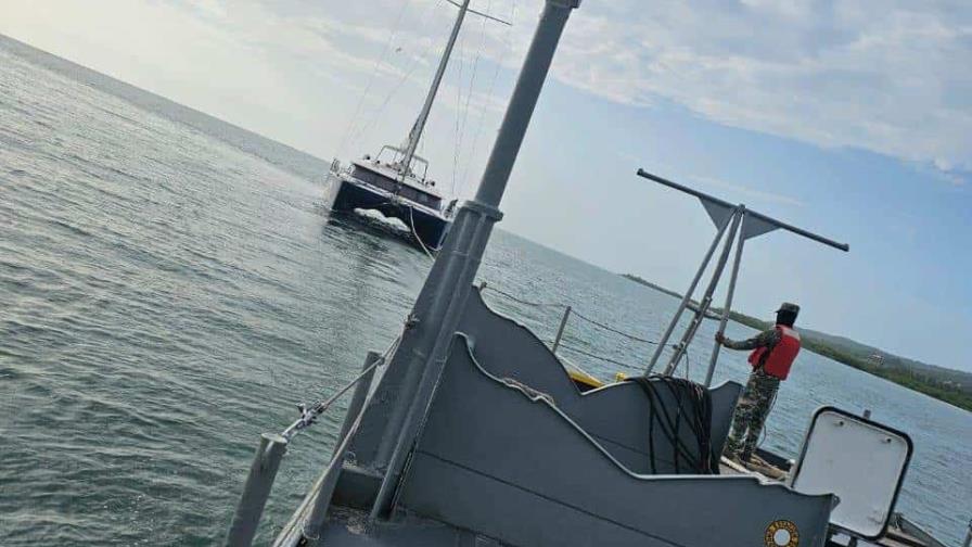 Armada de la República Dominicana rescata tres estadounidenses en aguas del mar Caribe
