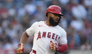 Ward conecta doble de 2 carreras en la octava para que Angelinos superen a Yankees