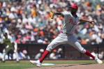 Sánchez resuelve 6 innings y Filis doblegan a Gigantes para cortar mala racha Sánchez resuelve 6 innings y Filis doblegan a Gigantes para cortar mala racha