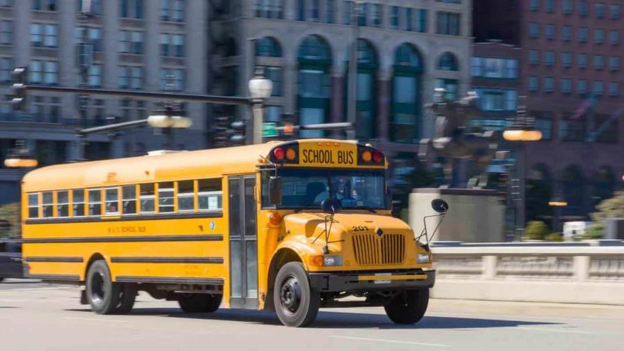 Gobierno asigna recursos para 3,400 autobuses escolares ecológicos