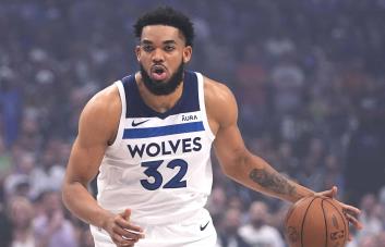 Karl Towns lidera a los Wolves a victoria sobre Mavs para evitar barrida en el Oeste
