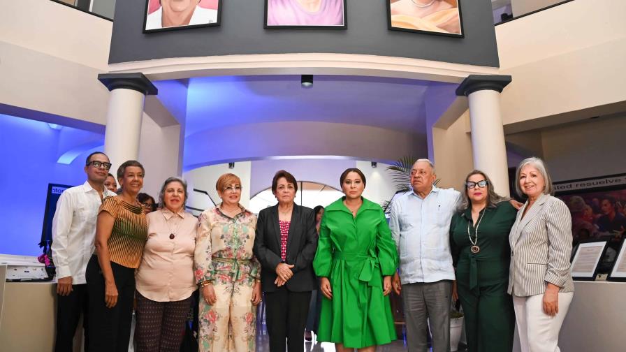 Ministerio de la Mujer devela los retratos de Abigail Mejía, Gladys Gutiérrez y Magaly Pineda