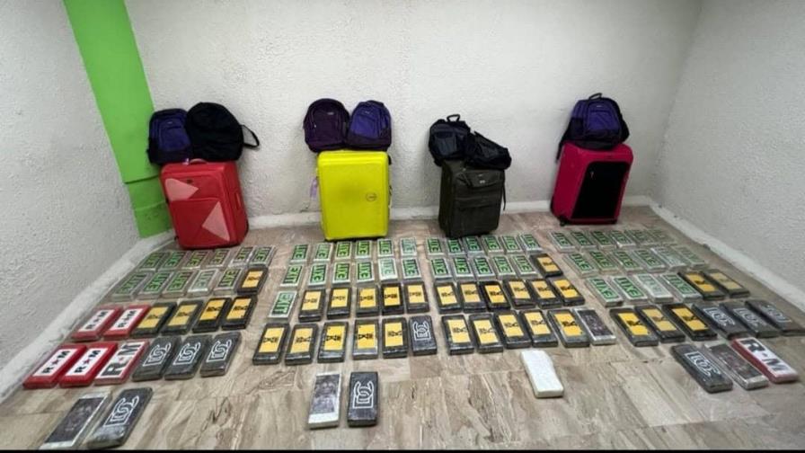 Apresan hombre que intentó sacar 104 paquetes de cocaína por aeropuerto de Punta Cana