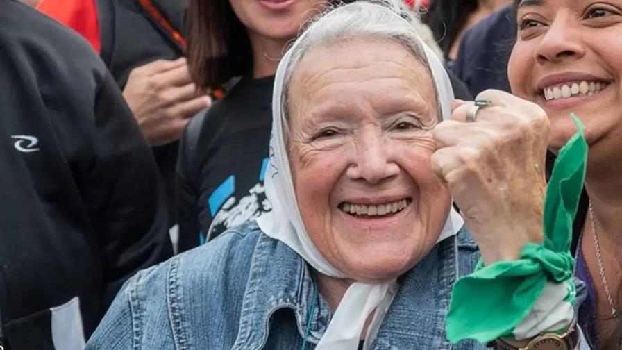 Muere Nora Cortiñas, de las primeras Madres de Plaza de Mayo y referente de los DDHH en Argentina