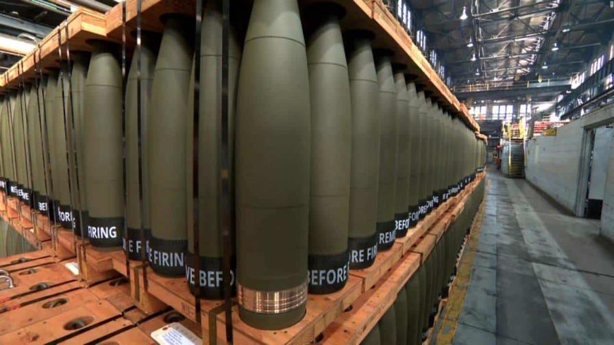EE.UU. abre una nueva fábrica para acelerar la producción de municiones para Ucrania