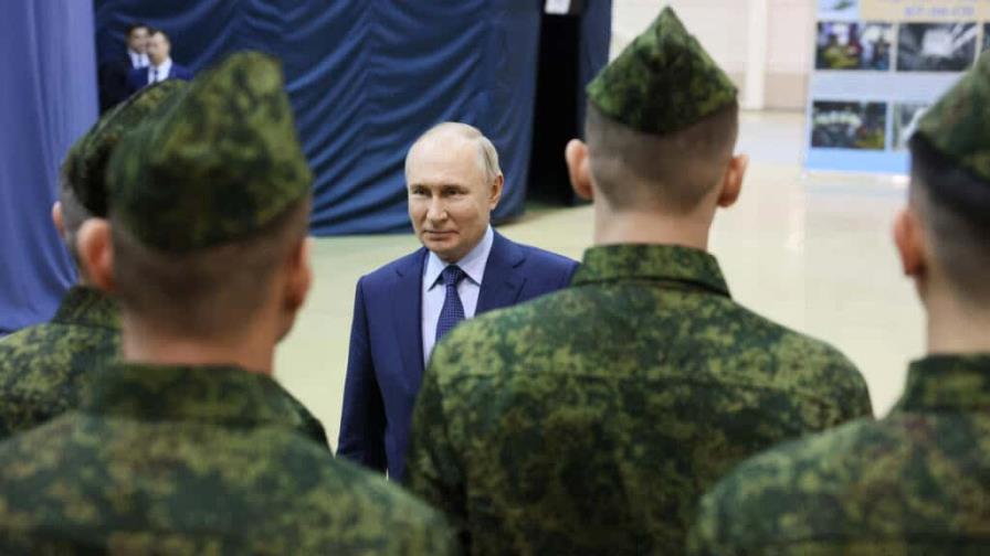 Putin se prepara para una guerra larga tras la purga en el ejército