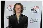 Actor Nick Pasqual acusado de apuñalar "múltiples veces" a su exnovia Actor Nick Pasqual acusado de apuñalar "múltiples veces" a su exnovia