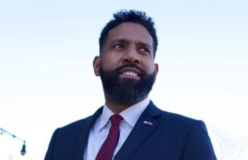 Adriano Espaillat y oficiales dominicanos apoyan candidatura de aspirante a asambleísta de El Bronx