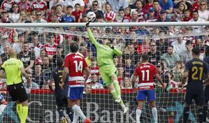 Courtois no logra la reconciliación perfecta con Bélgica