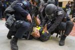 Arrestan a manifestantes propalestinos en Universidad de California Arrestan a manifestantes propalestinos en Universidad de California