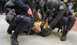 Arrestan a manifestantes propalestinos en Universidad de California